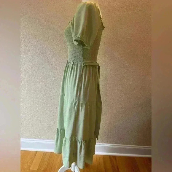 Elegant Vintage Midi Dress - Picture 5 of 11